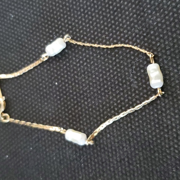 VINTAGE AVON GOLDEN FRESHWATER PEARL SET - Picture 3 of 4